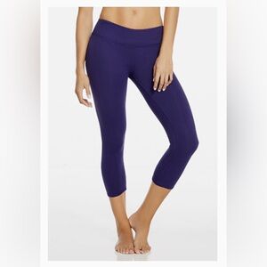 Fabletics Define Powerhold Mid-Rise Capri M